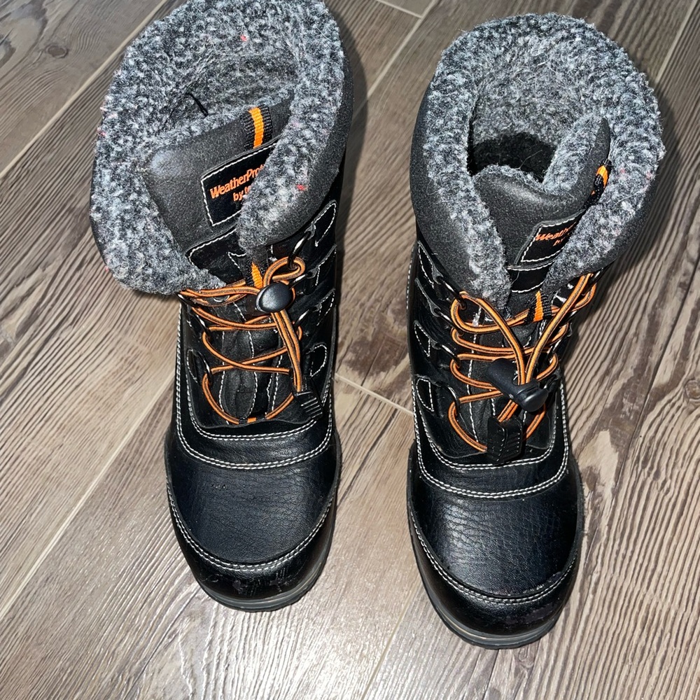 Boys Totes snow boots